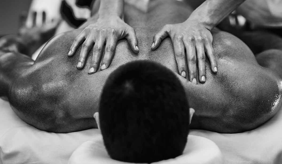 A person getting a relaxing massage at Sunset Marquis’ SPA. 