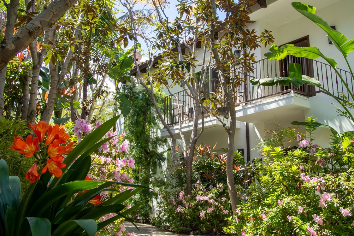 villa walkway at sunset marquis